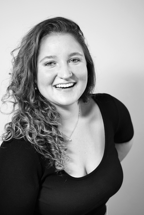 欧美丰满美女黑白人体写真图片